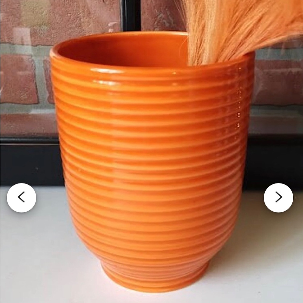 Pier 1 imports~ Ribbed Orange Glaze Dolomite Ceramic Planter 7”x5.5”